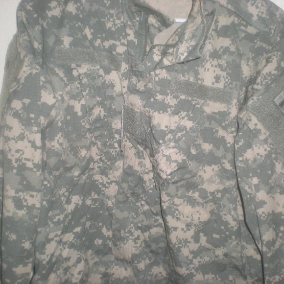 ARMY COMBAT UNIFORM JACKET Size Medium - Picture 2 of 3